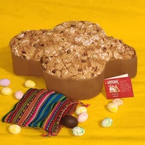 colomba pasquale con gocce di cioccolato, sacchettino peruviano e ovetti